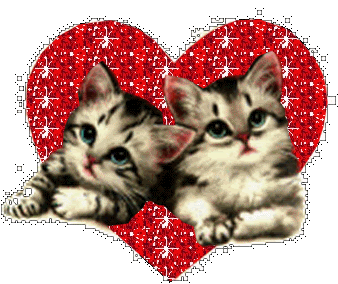 Анимированная открытка На фоне сердечка котята