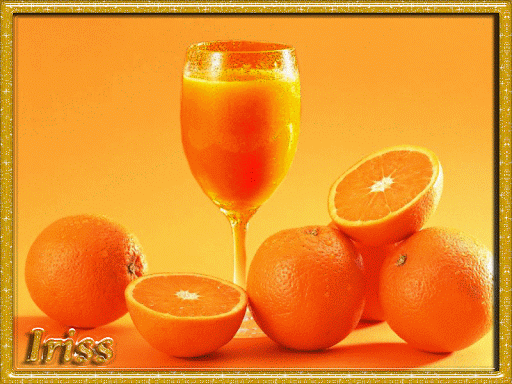 Анимированная открытка Апельсины и апельсиновый сок в бокале