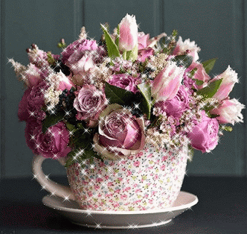 Анимированная открытка Букет из розовых роз и тюльпанов в кашпо